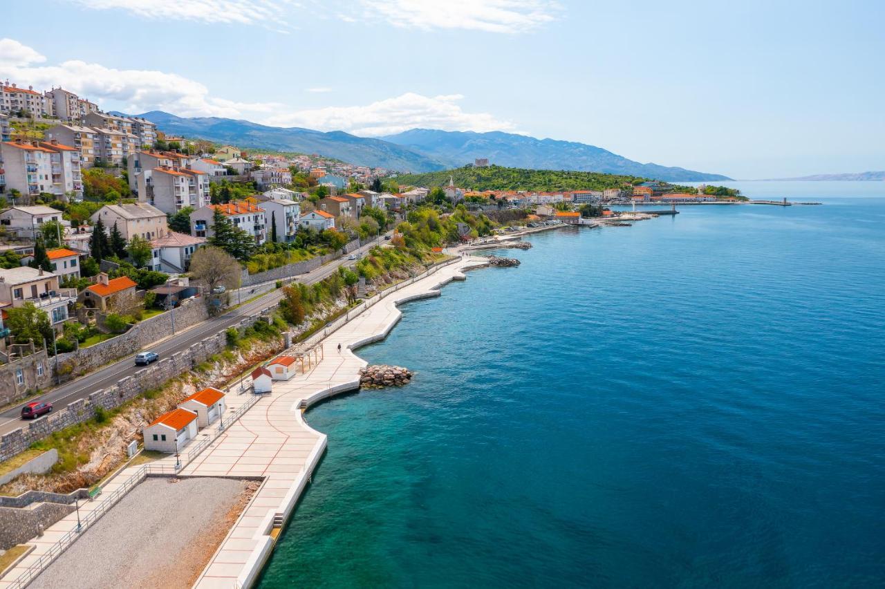 Apartments By The Beach Adela Senj Senj  Exteriör bild