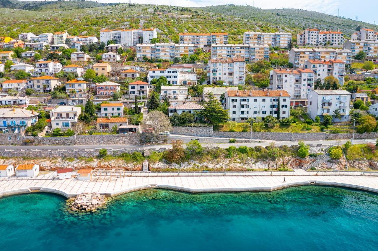 Apartments By The Beach Adela Senj Senj  Exteriör bild