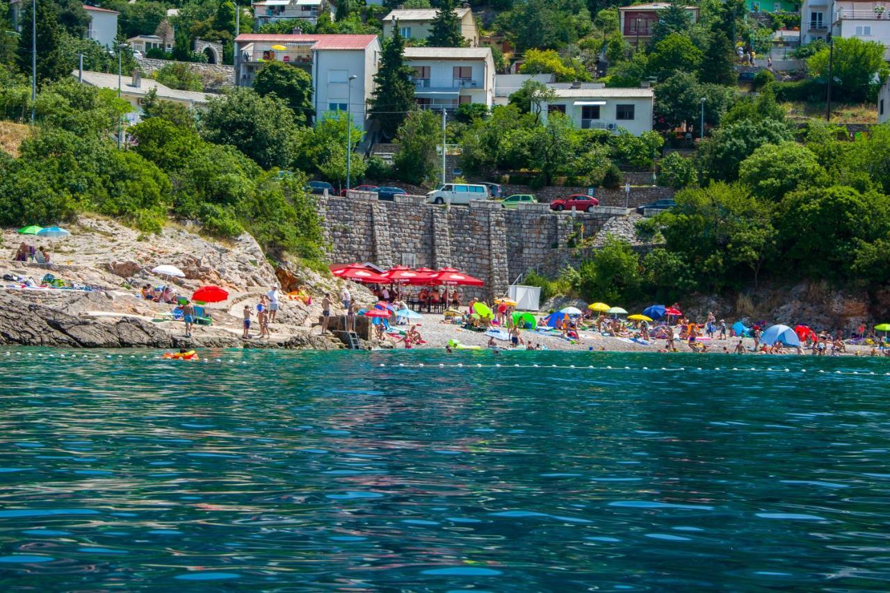 Apartments By The Beach Adela Senj Senj  Exteriör bild